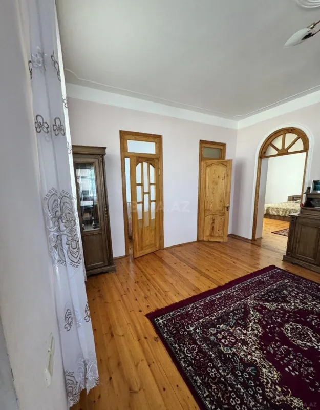Satılır 6 otaqlı həyət evi 170 m²