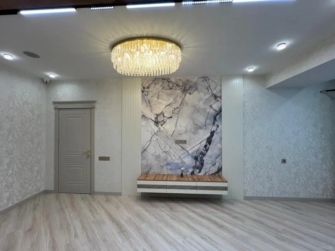 Satılır 3 otaqlı mənzil 110 m²