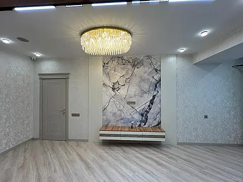 Satılır 3 otaqlı mənzil 110 m²