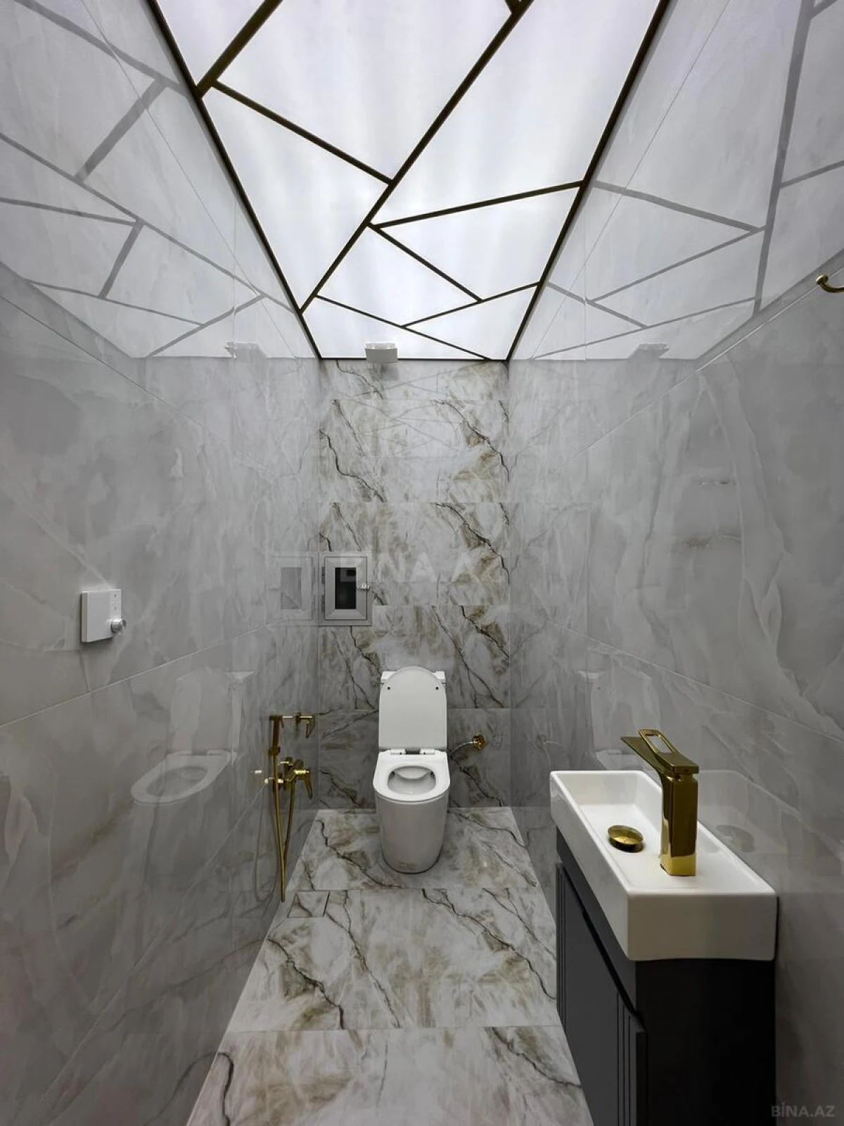 Satılır 3 otaqlı mənzil 110 m²
