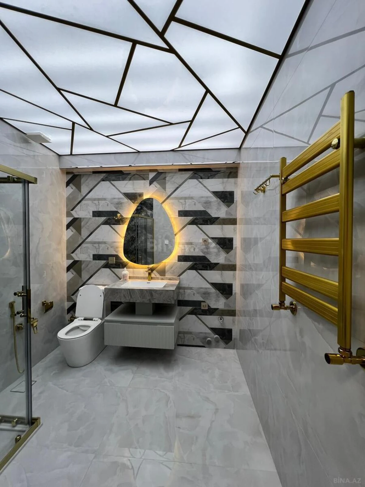 Satılır 3 otaqlı mənzil 110 m²