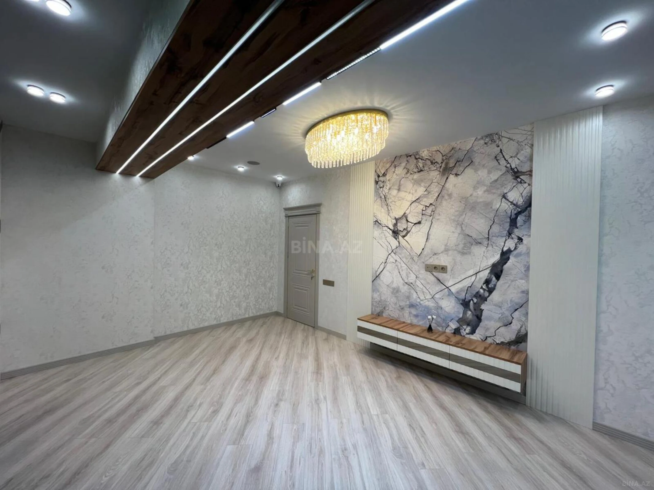 Satılır 3 otaqlı mənzil 110 m²