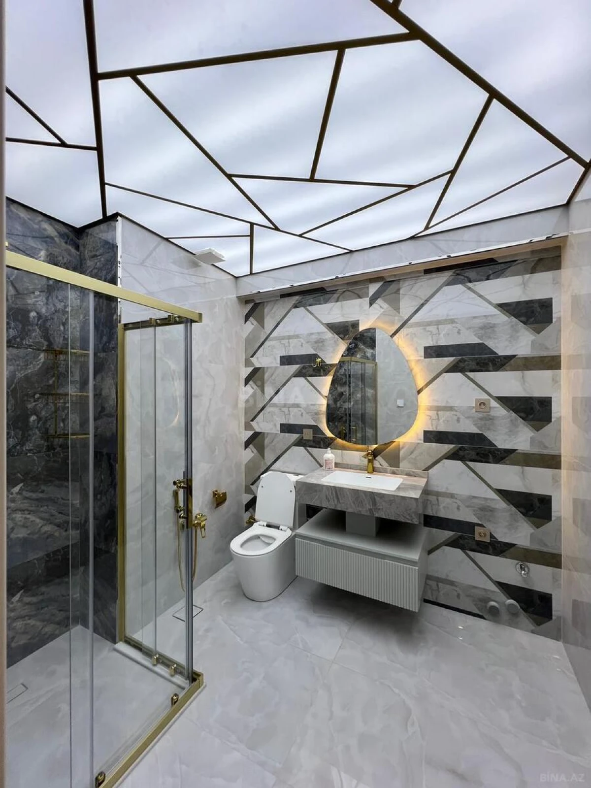 Satılır 3 otaqlı mənzil 110 m²