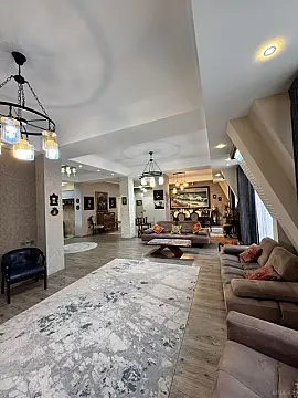 Satılır 5 otaqlı mənzil 204 m²
