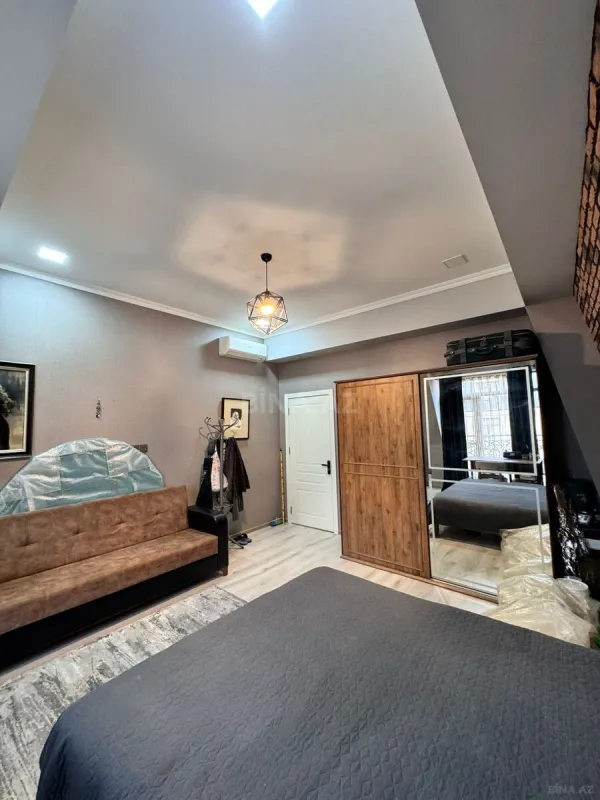 Satılır 5 otaqlı mənzil 204 m²