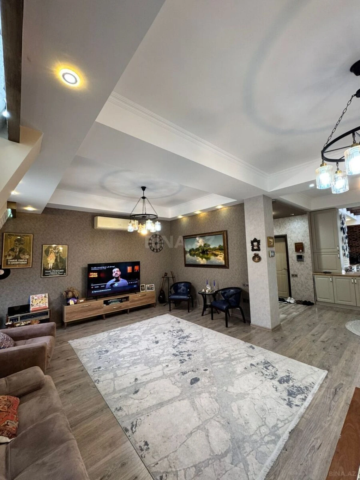 Satılır 5 otaqlı mənzil 204 m²