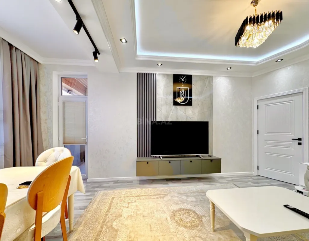 Satılır 2 otaqlı mənzil 70 m²