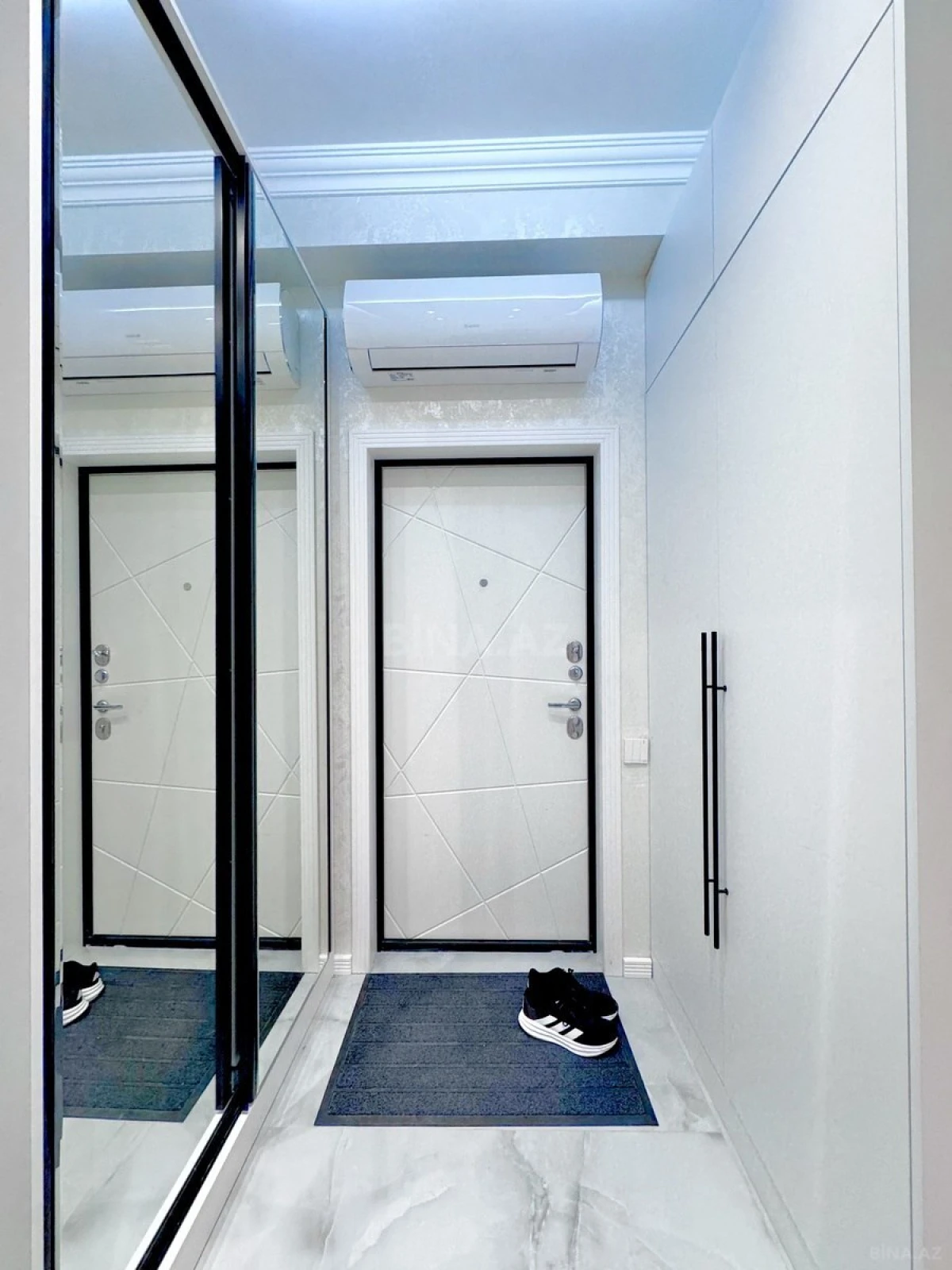 Satılır 2 otaqlı mənzil 70 m²