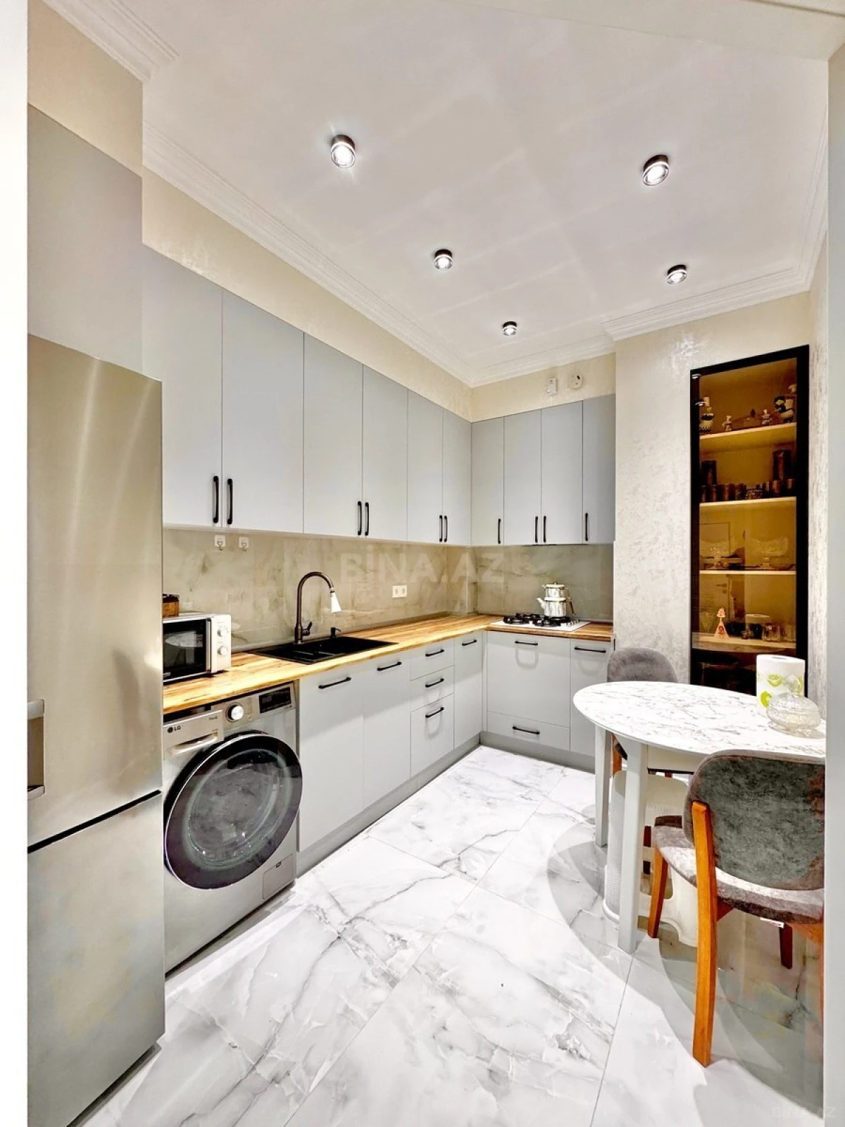 Satılır 2 otaqlı mənzil 70 m²