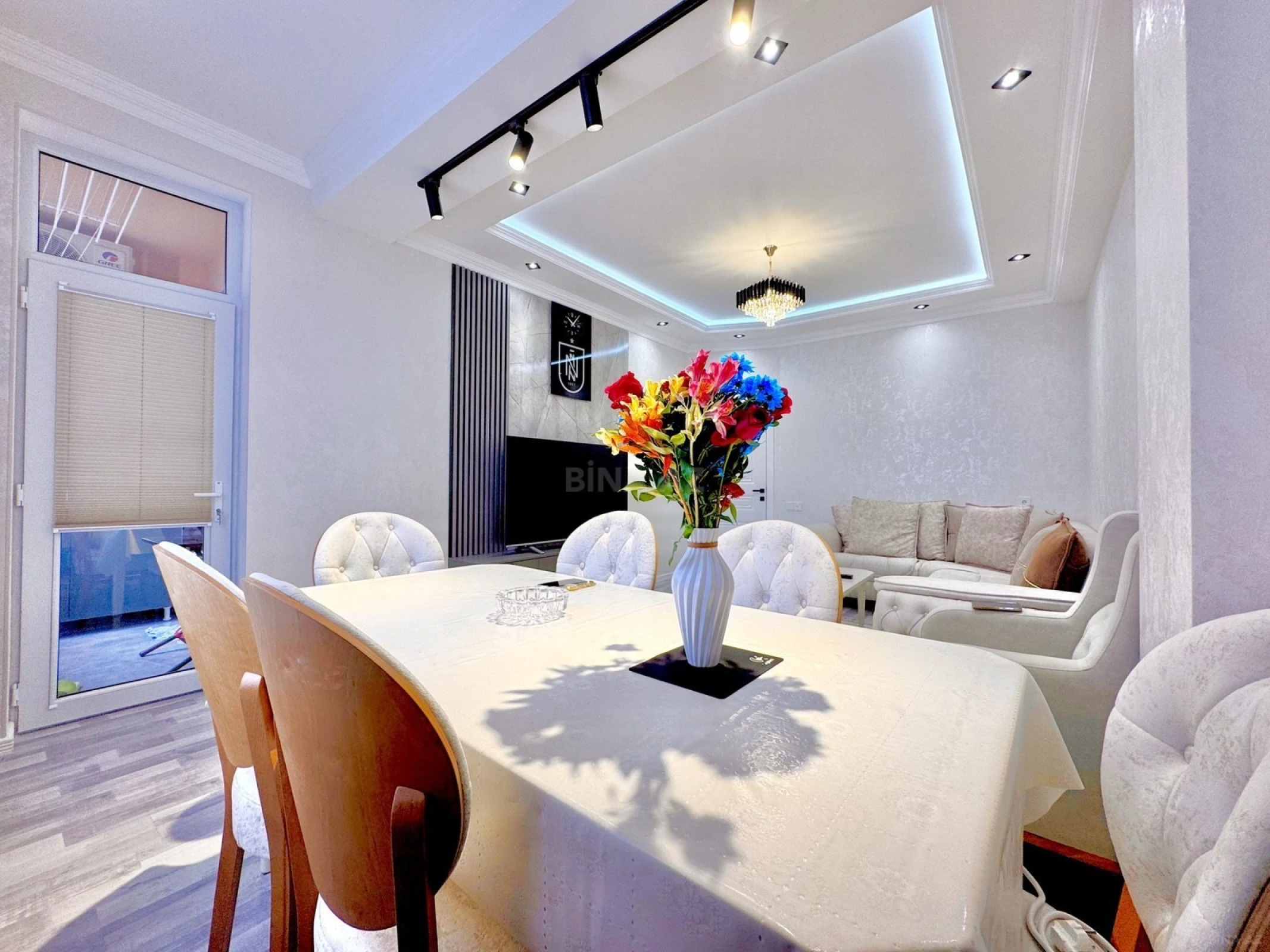 Satılır 2 otaqlı mənzil 70 m²