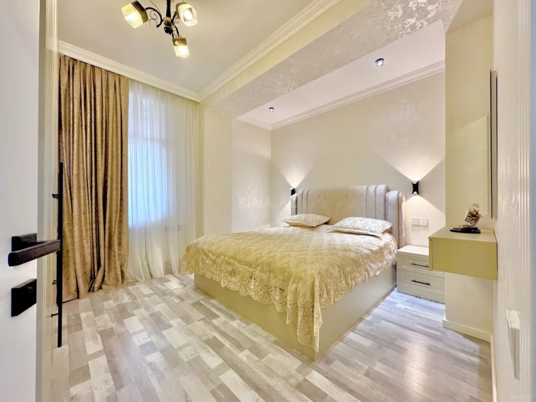 Satılır 2 otaqlı mənzil 70 m²