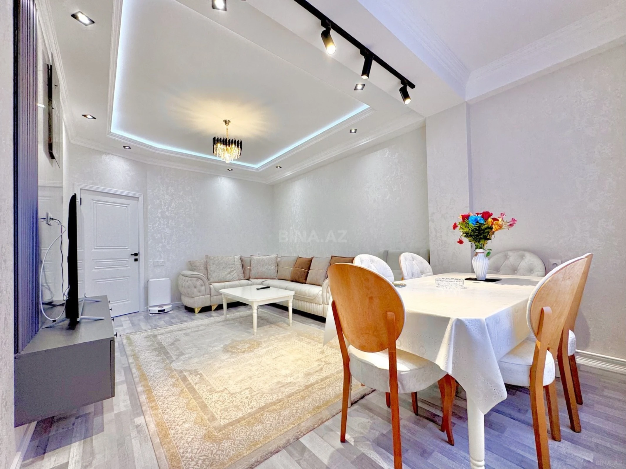 Satılır 2 otaqlı mənzil 70 m²