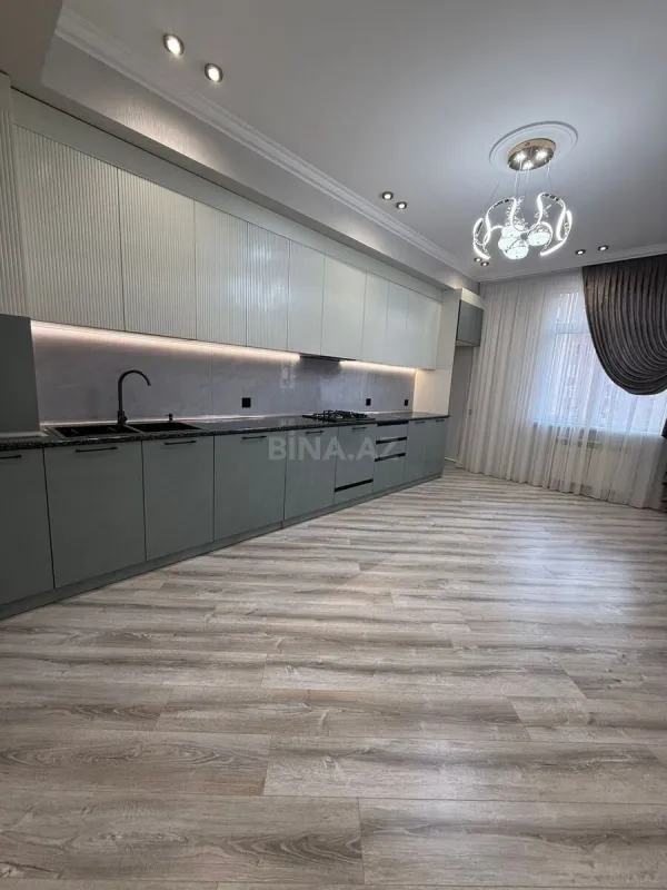 Satılır 3 otaqlı mənzil 105 m²