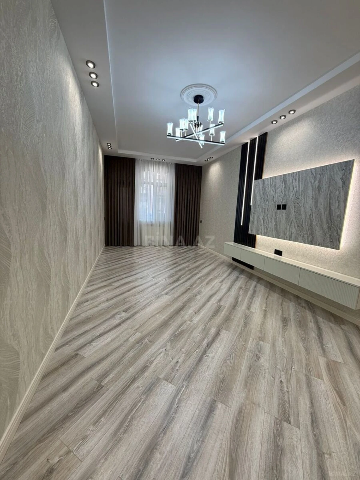 Satılır 3 otaqlı mənzil 105 m²