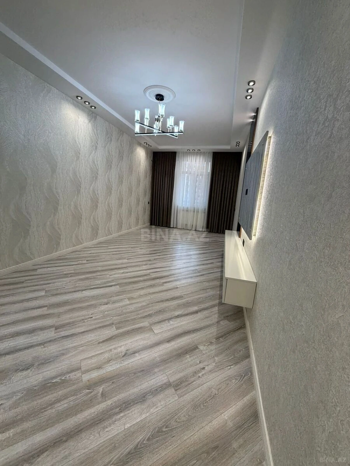 Satılır 3 otaqlı mənzil 105 m²