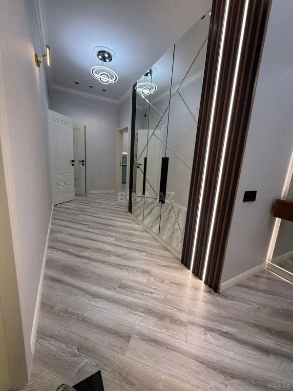 Satılır 3 otaqlı mənzil 105 m²