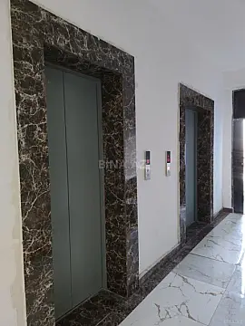 Satılır 4 otaqlı mənzil 181.2 m²