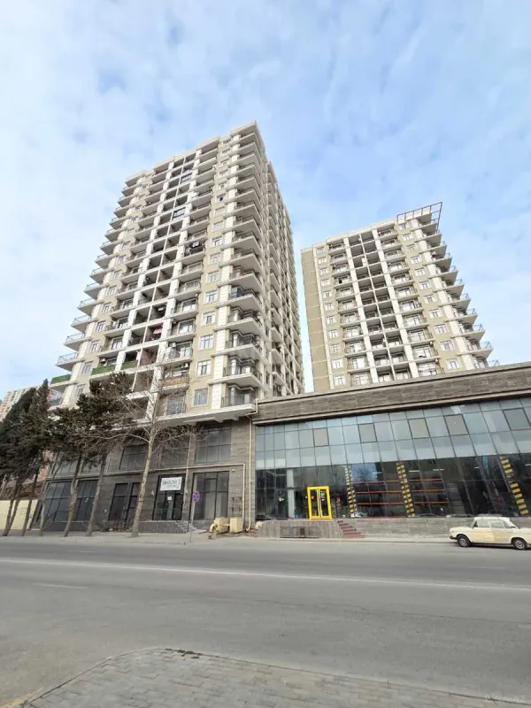 Satılır 4 otaqlı mənzil 181.2 m²