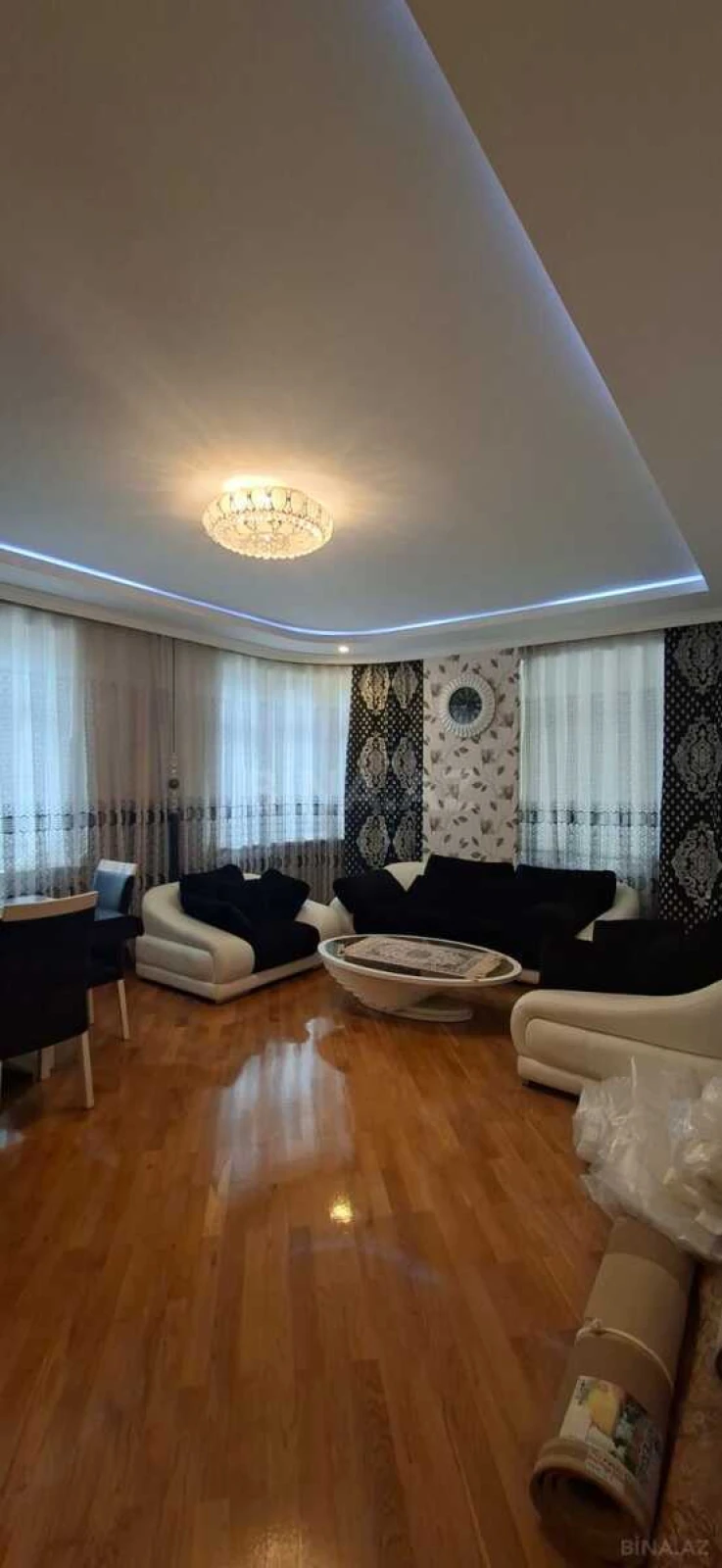 Satılır 2 otaqlı mənzil 95 m²