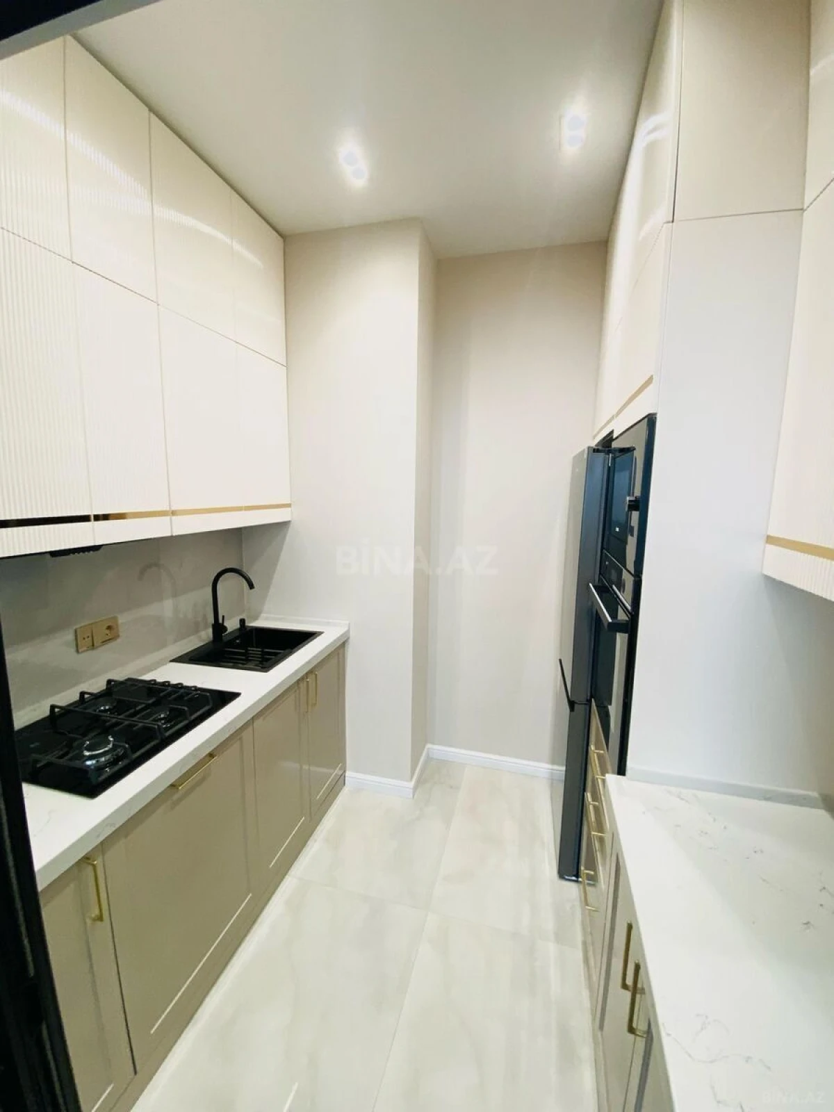 Satılır 2 otaqlı mənzil 66 m²