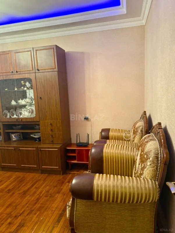 Satılır 4 otaqlı mənzil 115 m²
