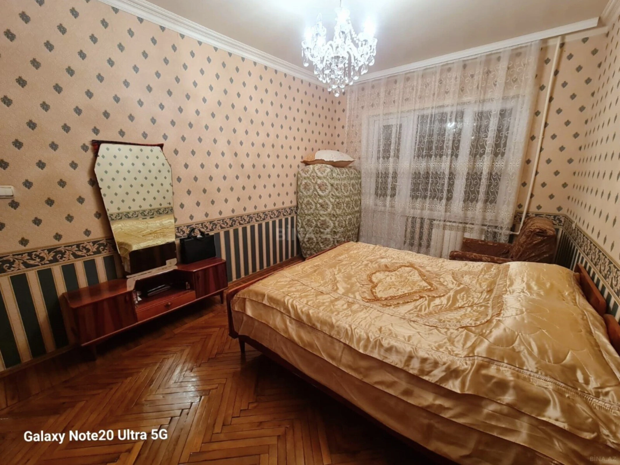 Satılır 4 otaqlı mənzil 115 m²