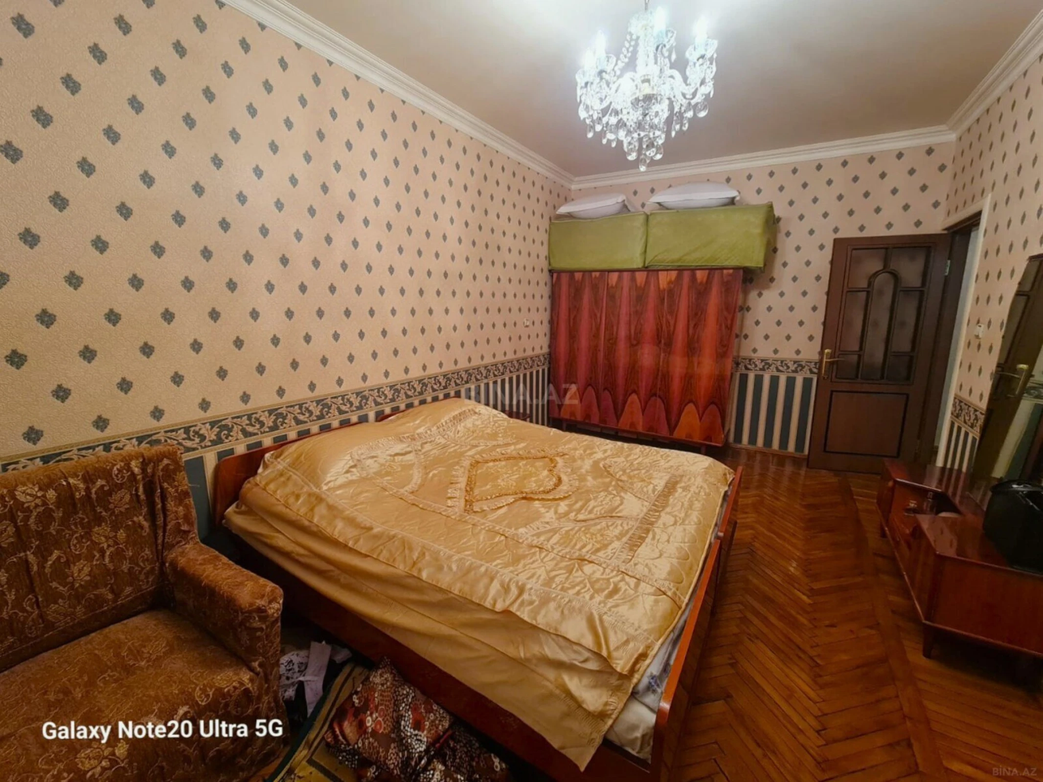 Satılır 4 otaqlı mənzil 115 m²