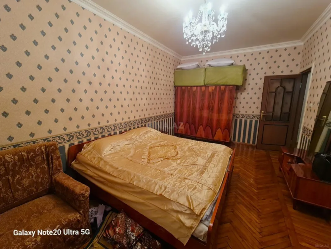 Satılır 4 otaqlı mənzil 115 m²