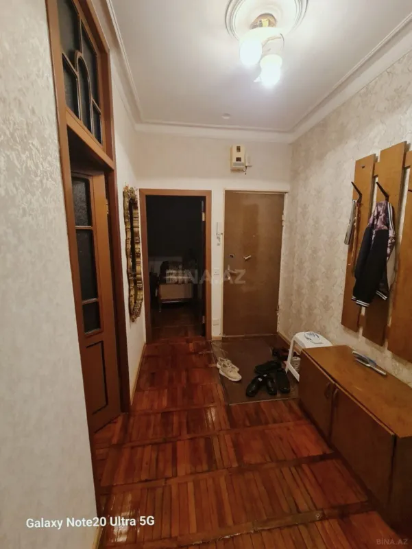 Satılır 4 otaqlı mənzil 115 m²