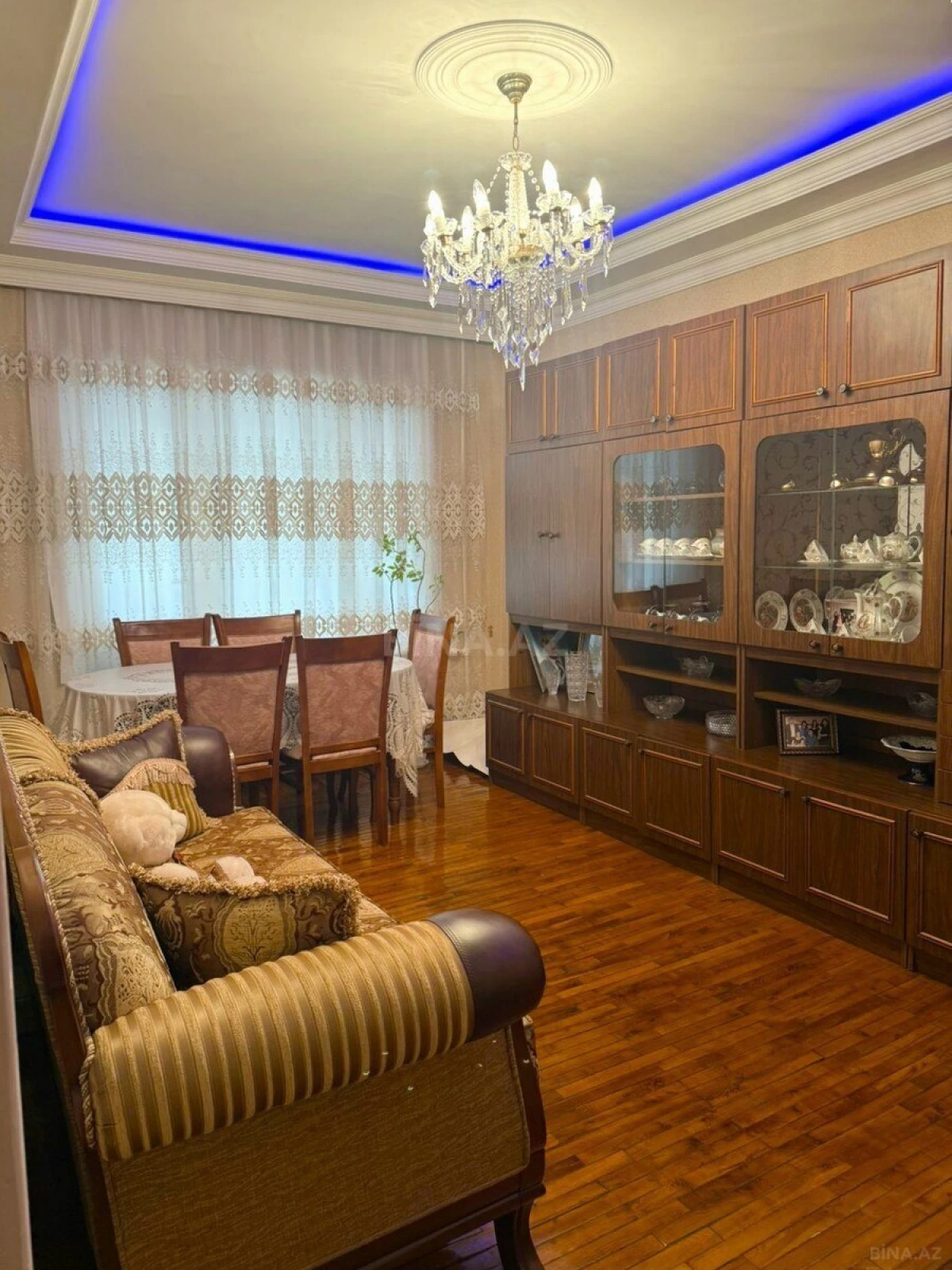 Satılır 4 otaqlı mənzil 115 m²