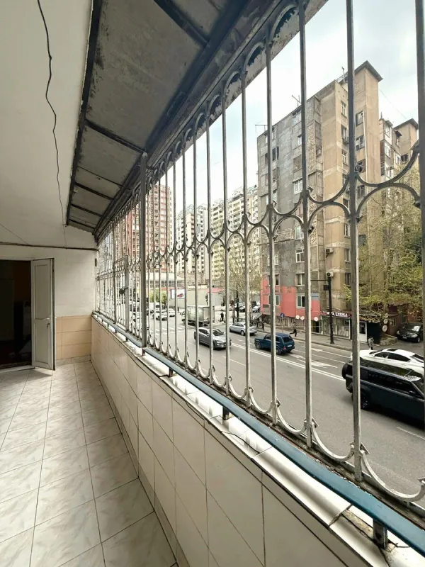 Satılır 4 otaqlı mənzil 115 m²