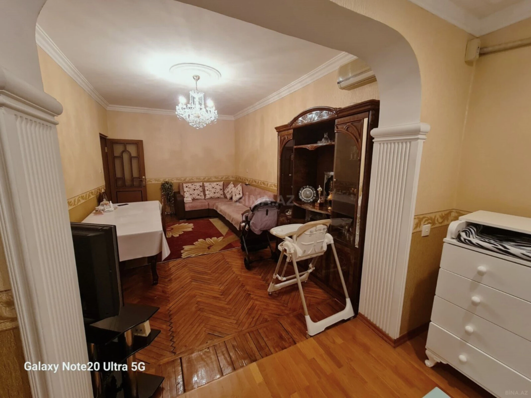Satılır 4 otaqlı mənzil 115 m²