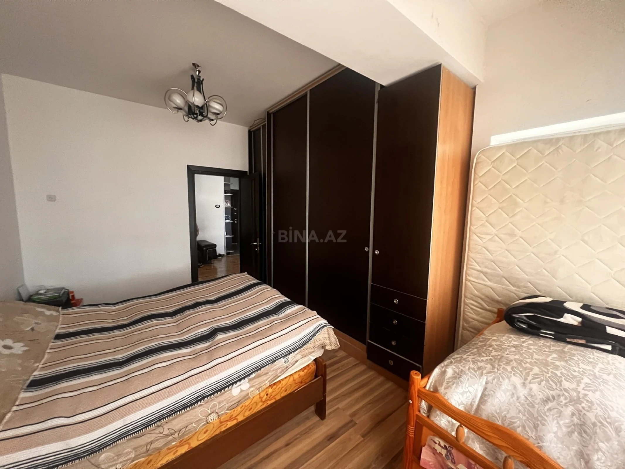 Satılır 2 otaqlı mənzil 61 m²
