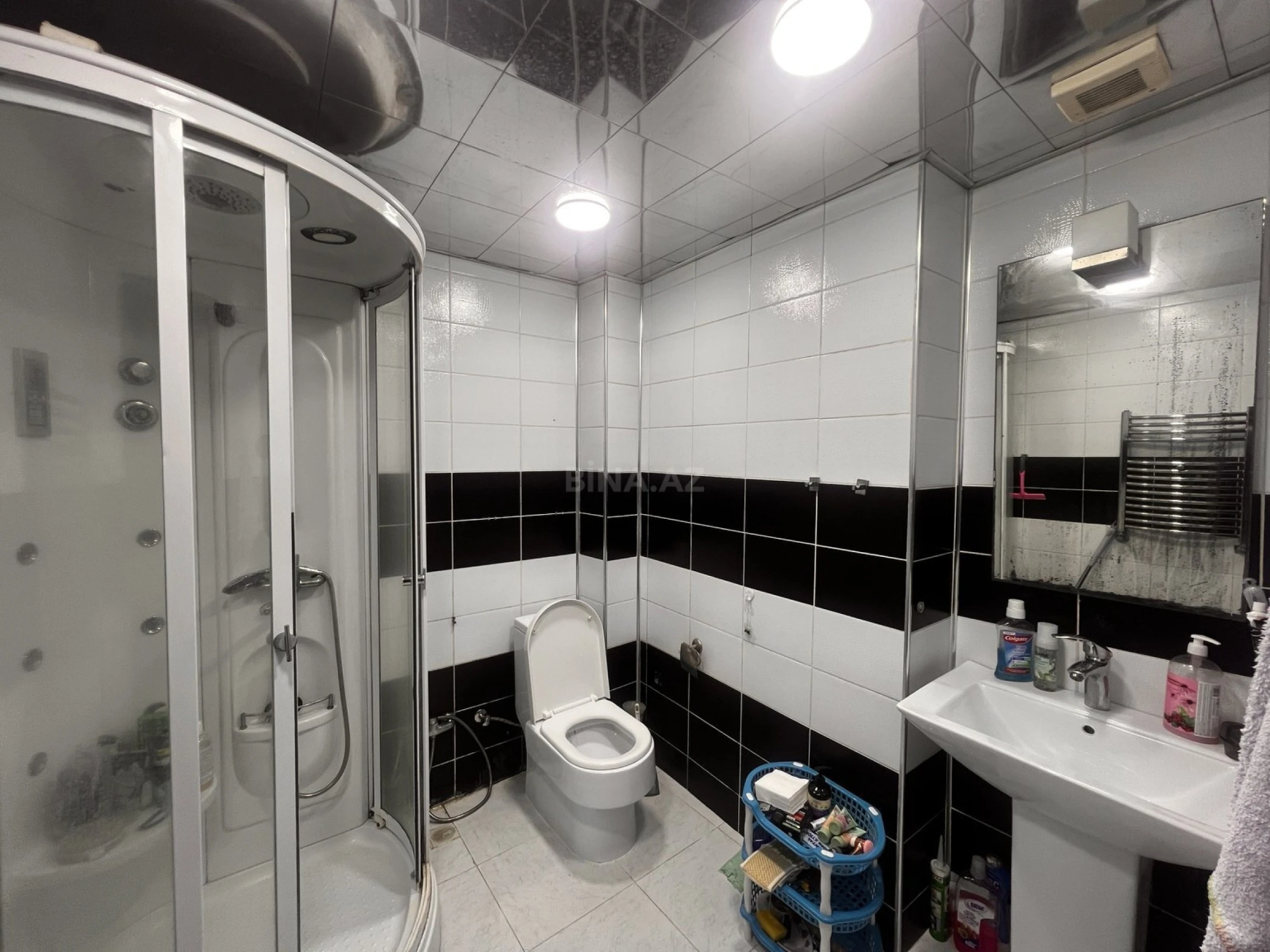 Satılır 2 otaqlı mənzil 61 m²