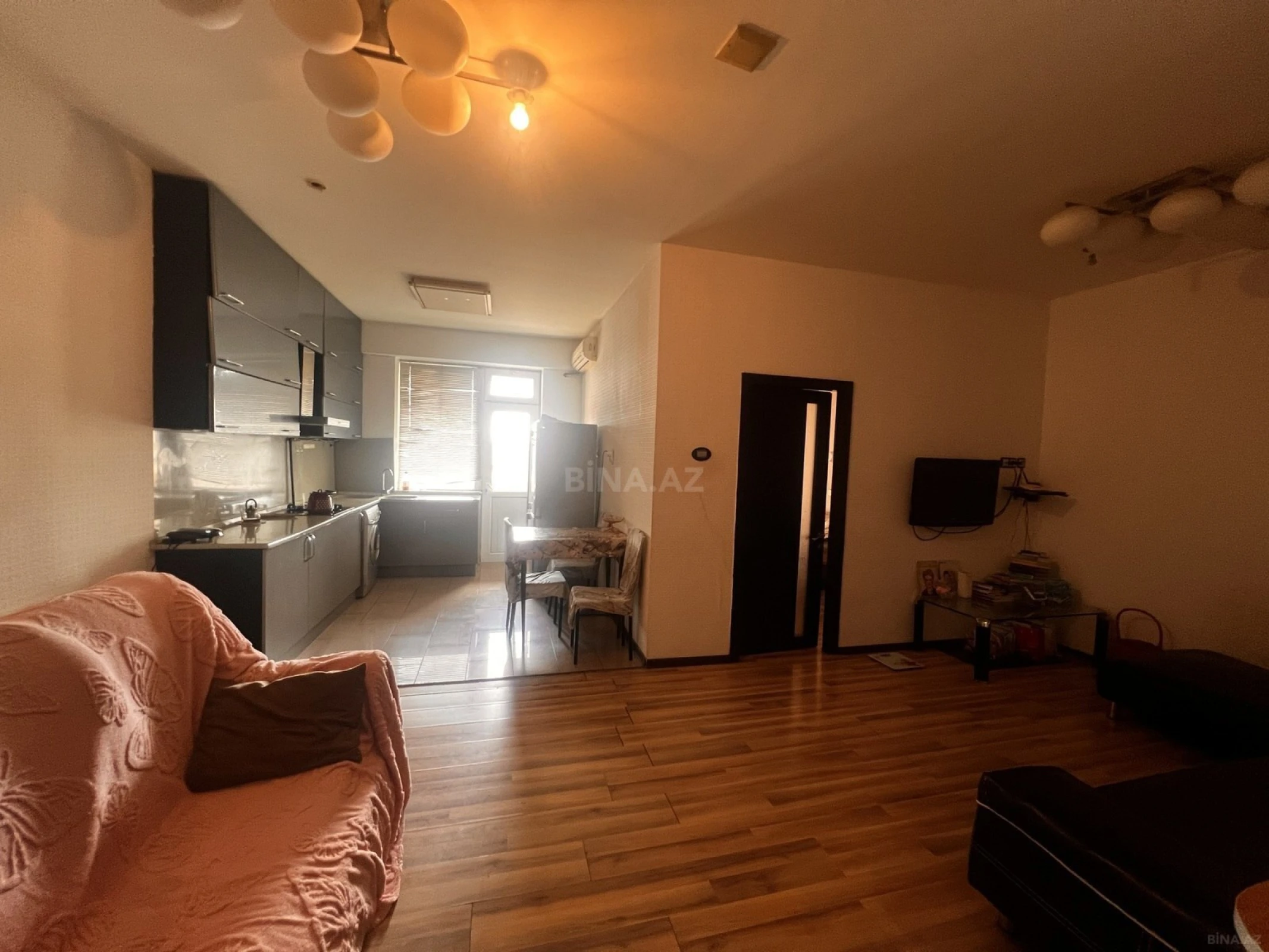 Satılır 2 otaqlı mənzil 61 m²