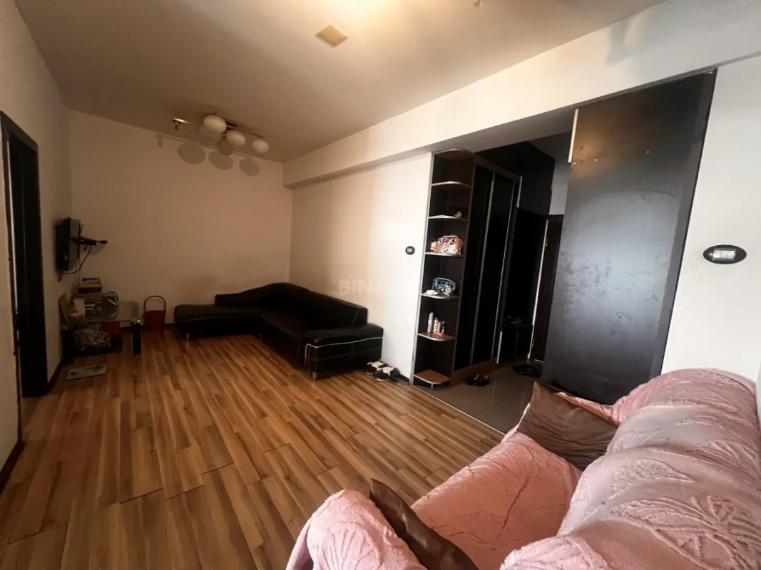 Satılır 2 otaqlı mənzil 61 m²