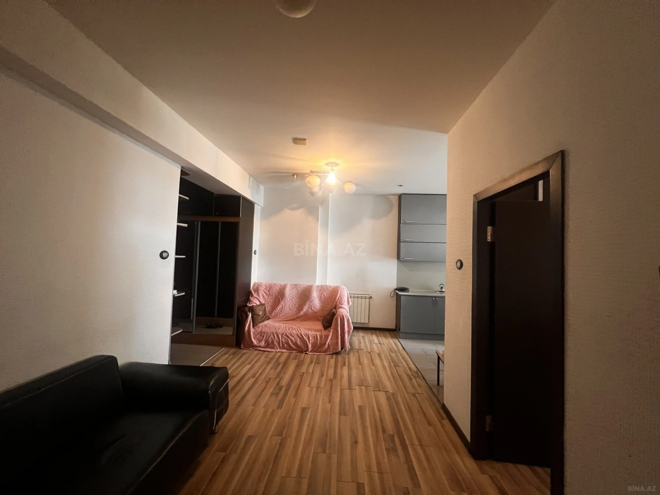 Satılır 2 otaqlı mənzil 61 m²
