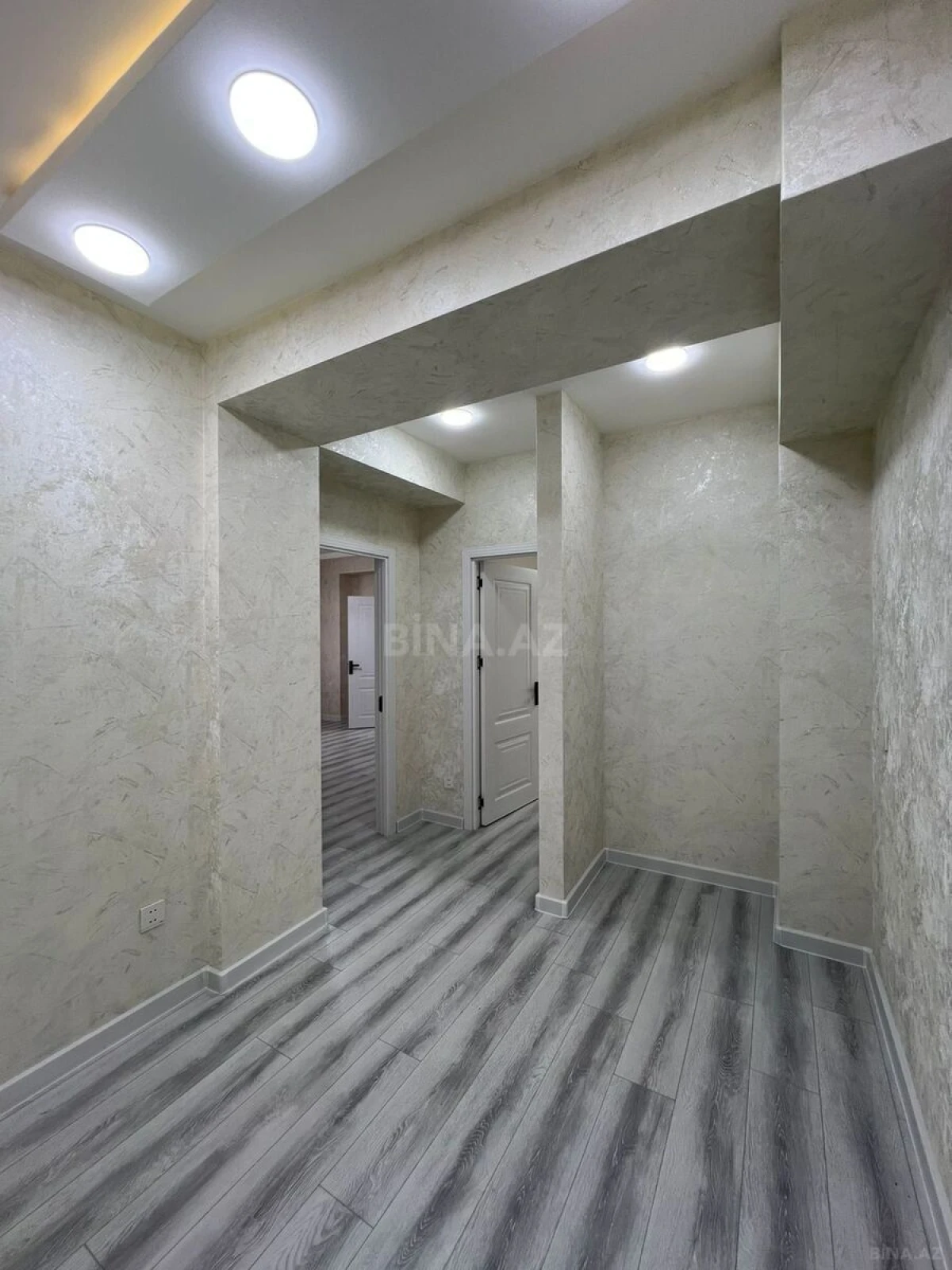 Satılır 2 otaqlı mənzil 56 m²