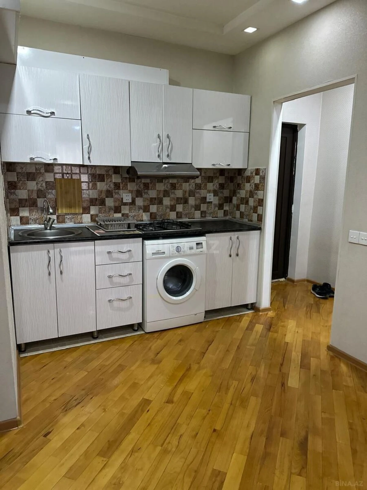 Kirayə verilir 2 otaqlı mənzil 75 m²