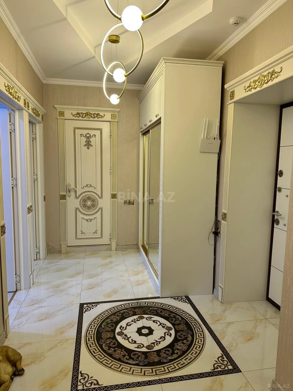 Kirayə verilir 2 otaqlı mənzil 100.4 m²
