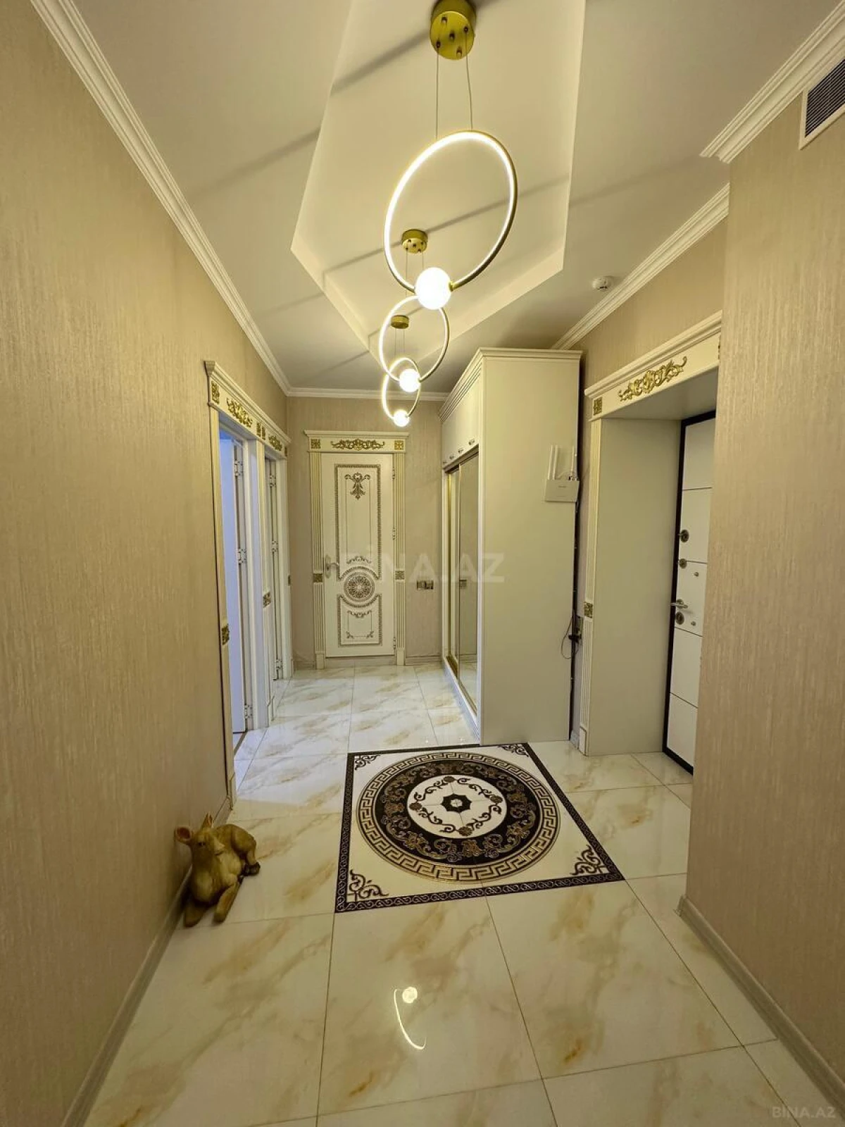 Kirayə verilir 2 otaqlı mənzil 100.4 m²