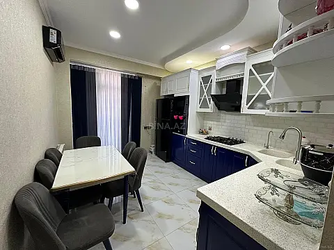 Kirayə verilir 2 otaqlı mənzil 100.4 m²