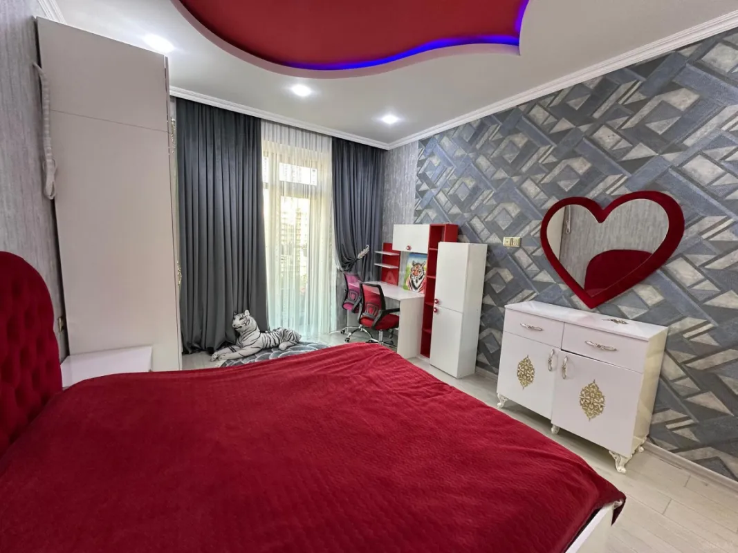 Kirayə verilir 2 otaqlı mənzil 100.4 m²