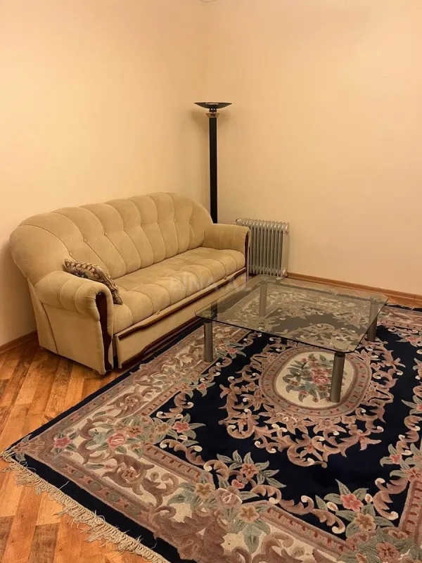 Kirayə verilir 2 otaqlı mənzil 80 m²