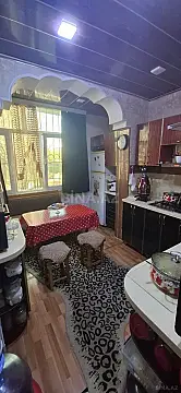 Satılır 5 otaqlı mənzil 120 m²