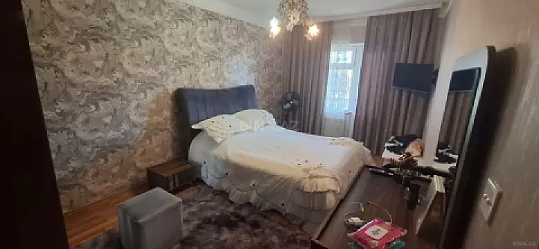 Satılır 5 otaqlı mənzil 120 m²