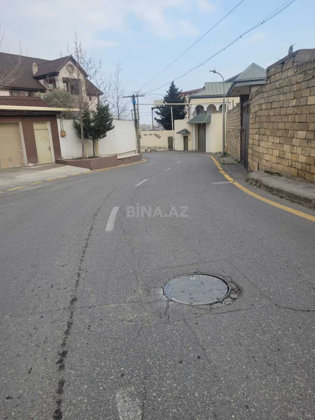 Satılır 13 otaqlı həyət evi 480 m²