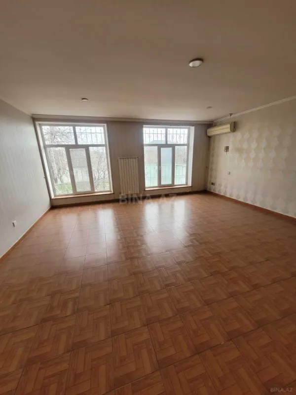 Satılır 13 otaqlı həyət evi 480 m²