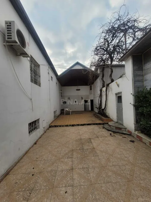 Satılır 13 otaqlı həyət evi 480 m²