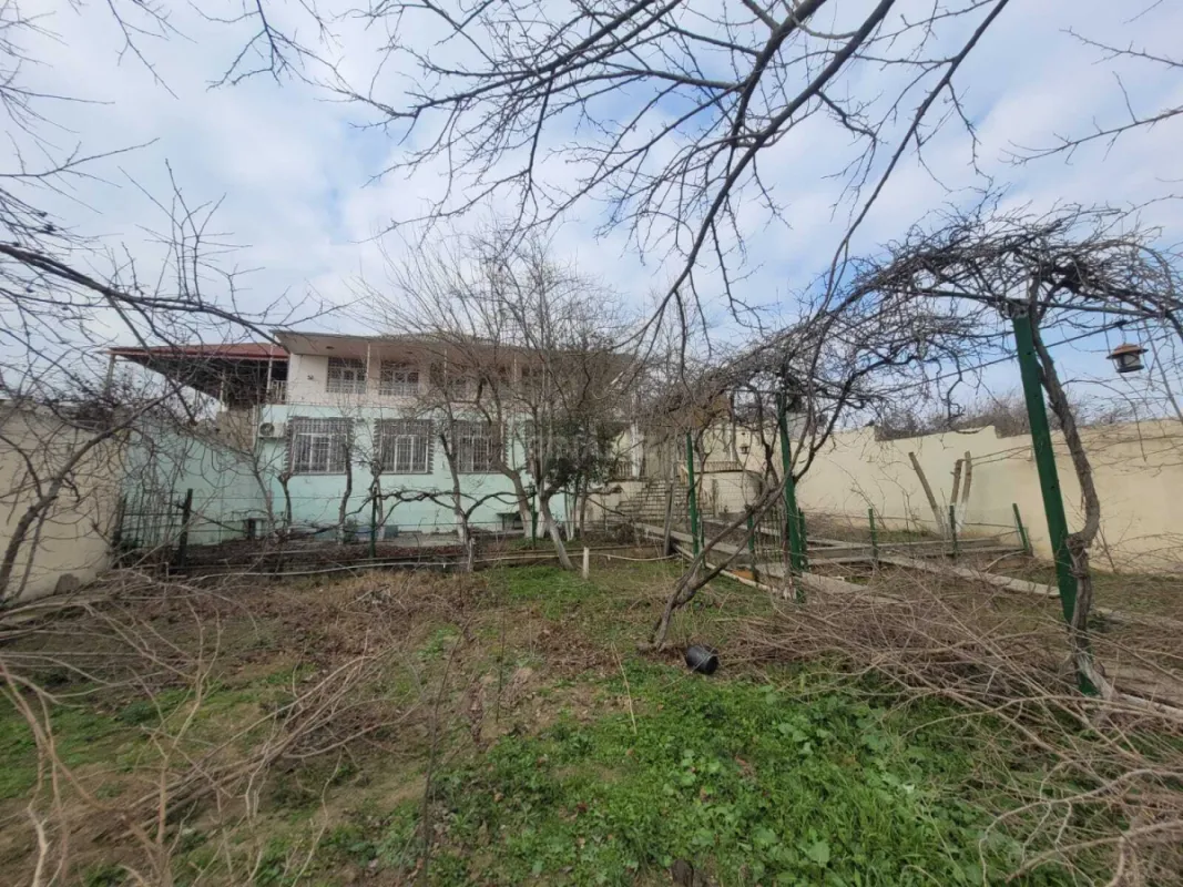 Satılır 13 otaqlı həyət evi 480 m²
